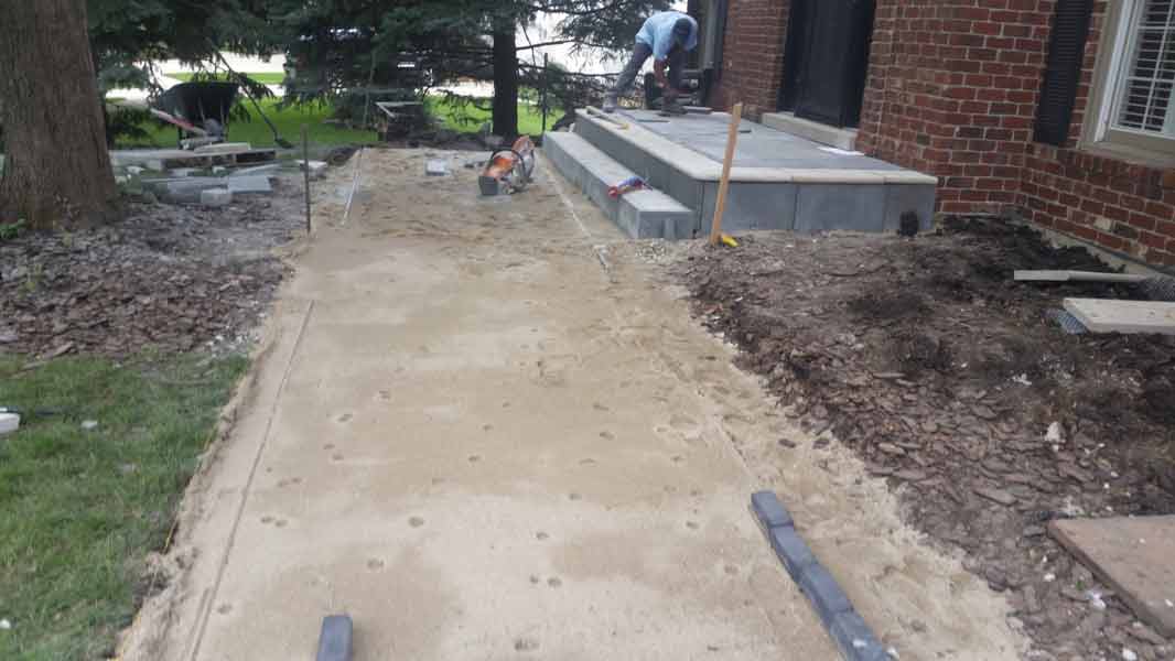 Alexas Lawn Maintenance Service